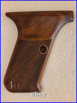 HK P7 PSP Walnut Checkered Pistol Grips FOR FLUSH MAG RELEASE ONLY! W-LOGO L HK P7 PSP Walnut Checkered Pistol Grips FOR FLUSH MAG RELEASE ONLY! W-LOGO L