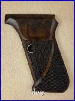 HK P7 PSP Walnut Chkrd/Txtd PistolGrips WithO LOGO FOR PROTRUDING MAG RELEASE U1