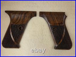 HK P7 PSP Walnut Chkrd/Txtd PistolGrips WithO LOGO FOR PROTRUDING MAG RELEASE U2
