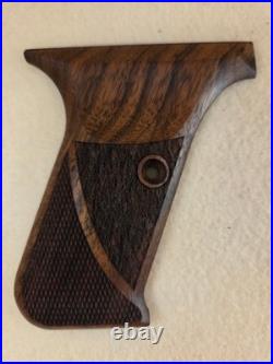 HK P7 PSP Walnut Chkrd/Txtd PistolGrips WithO LOGO FOR PROTRUDING MAG RELEASE U2