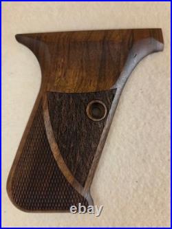 HK P7 PSP Walnut Chkrd/Txtd PistolGrips WithO LOGO FOR PROTRUDING MAG RELEASE U4