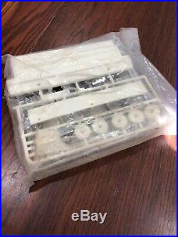 New Tamiya Clod Buster Bow Tie Chevy Grille Tailgate Chevrolet G H K Parts 1987
