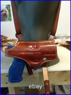 Shoulder holster for HK45 compact with 2 pouch magazines brown leather